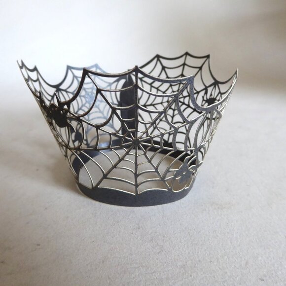 NEW WILTON HALLOWEEN SPIDER WEB CUPCAKE SLEEVES TOPPERS BAKING CUPS - Picture 8 of 9